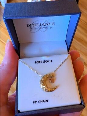 10KT Gold Crescent Moon Necklace with Heart Charm - Yellow Gold NWT